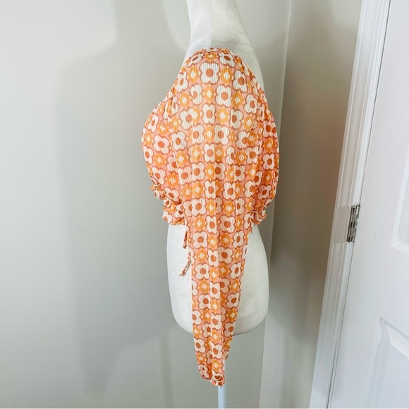 Madden NYC 70s Orange Floral Cropped Keyhole Top with Long Sleeves - LARGE - Picture 9 of 13